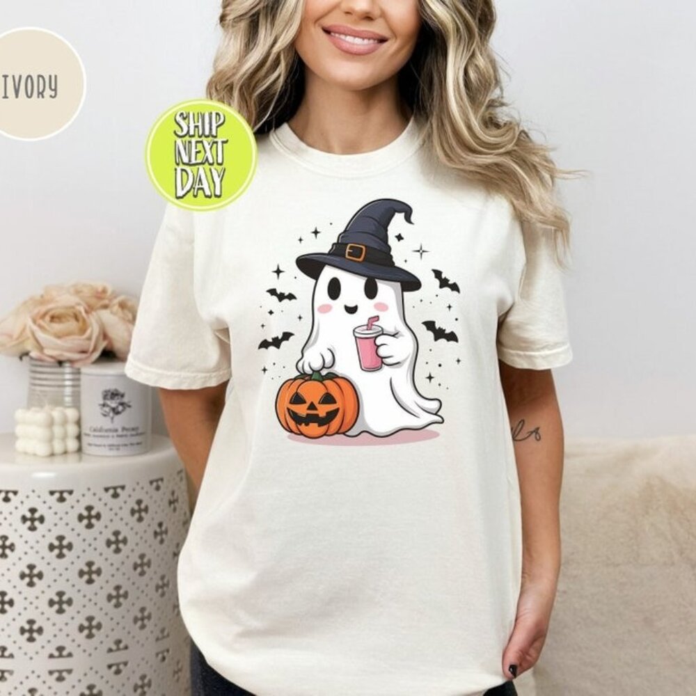 Ghost Halloween Witch Hat Coffee Bougie T-Shirt, Cute Ghost with Pumpkin